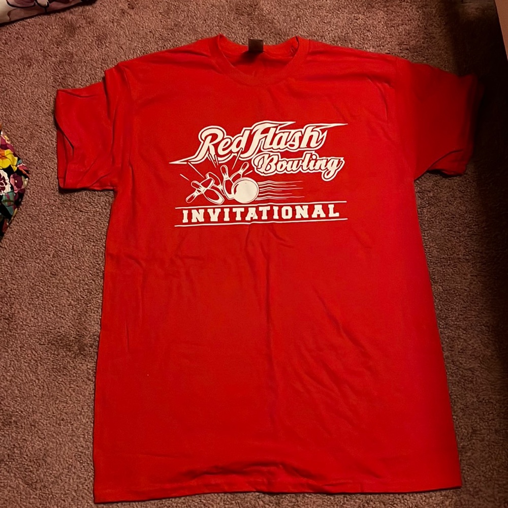 Brand: Gildan, Color: Red and White, Size: M